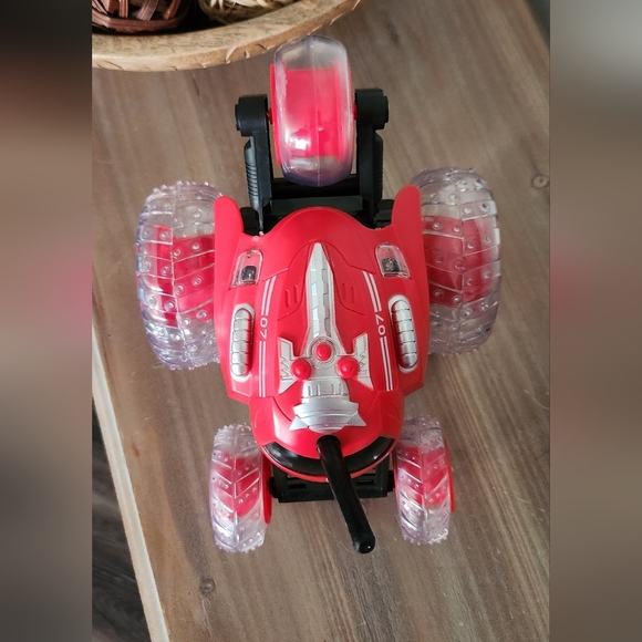 ๐๐ฅ Red Thunder Tumbler RC Stunt Car โ Pre-Owned, Fully Functional - perfect - Picture 8 of 15